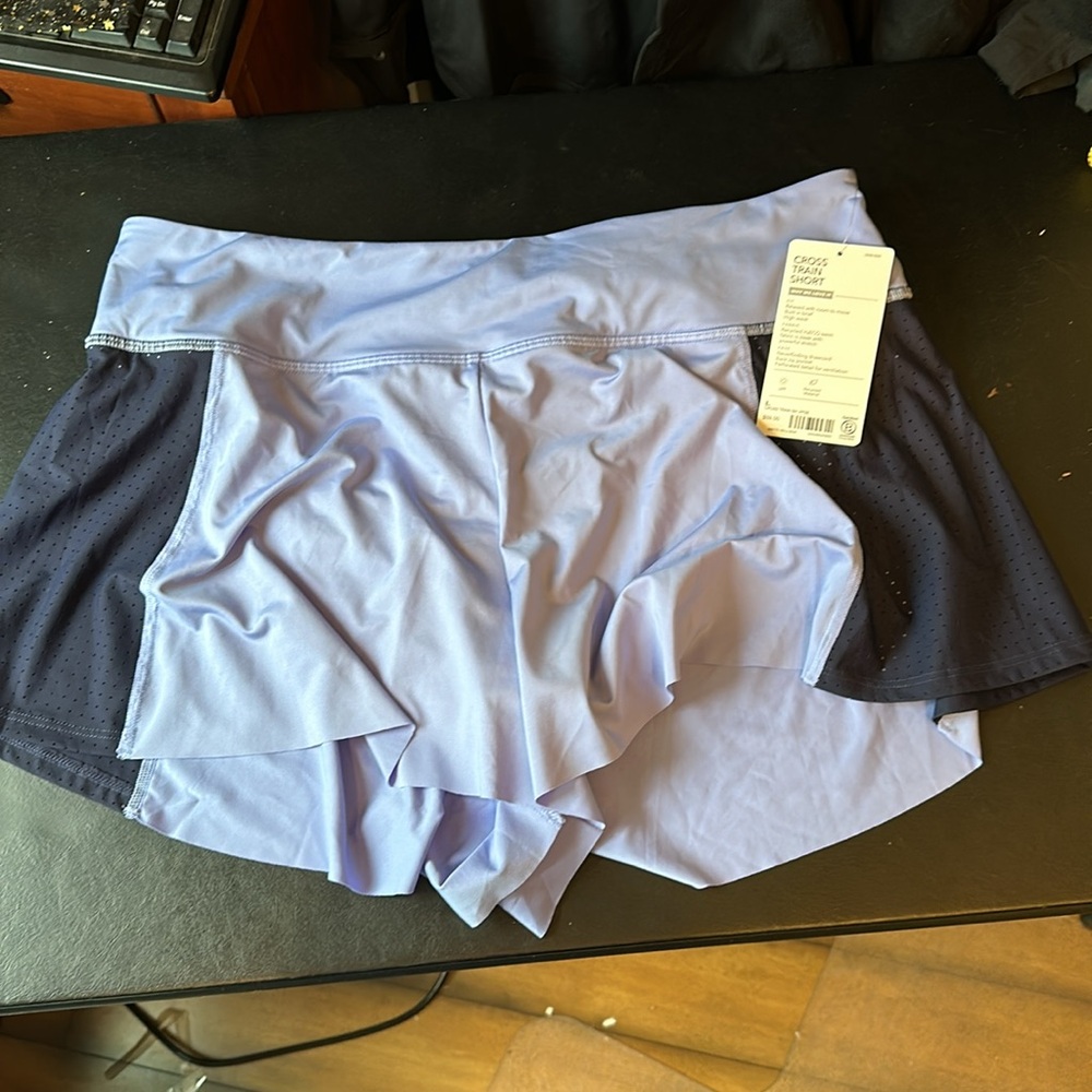 NWT Athleta Cross Train Short Size L
